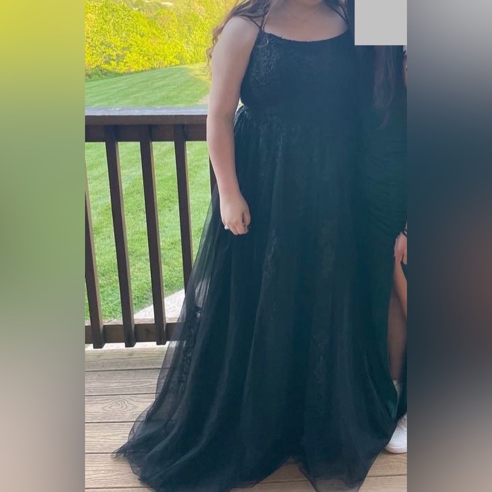 Amazon Spaghetti Strap Prom Dress. Size 20/22 Plus. Black. Corset back.